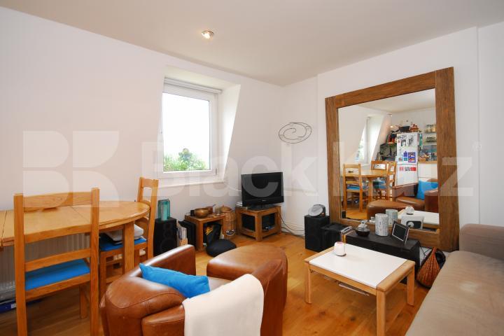 			NEW INSTRUCTION (Private Roof Terrace), 1 Bedroom, 1 bath, 1 reception Flat			 Goldney Road, MAIDA VALE